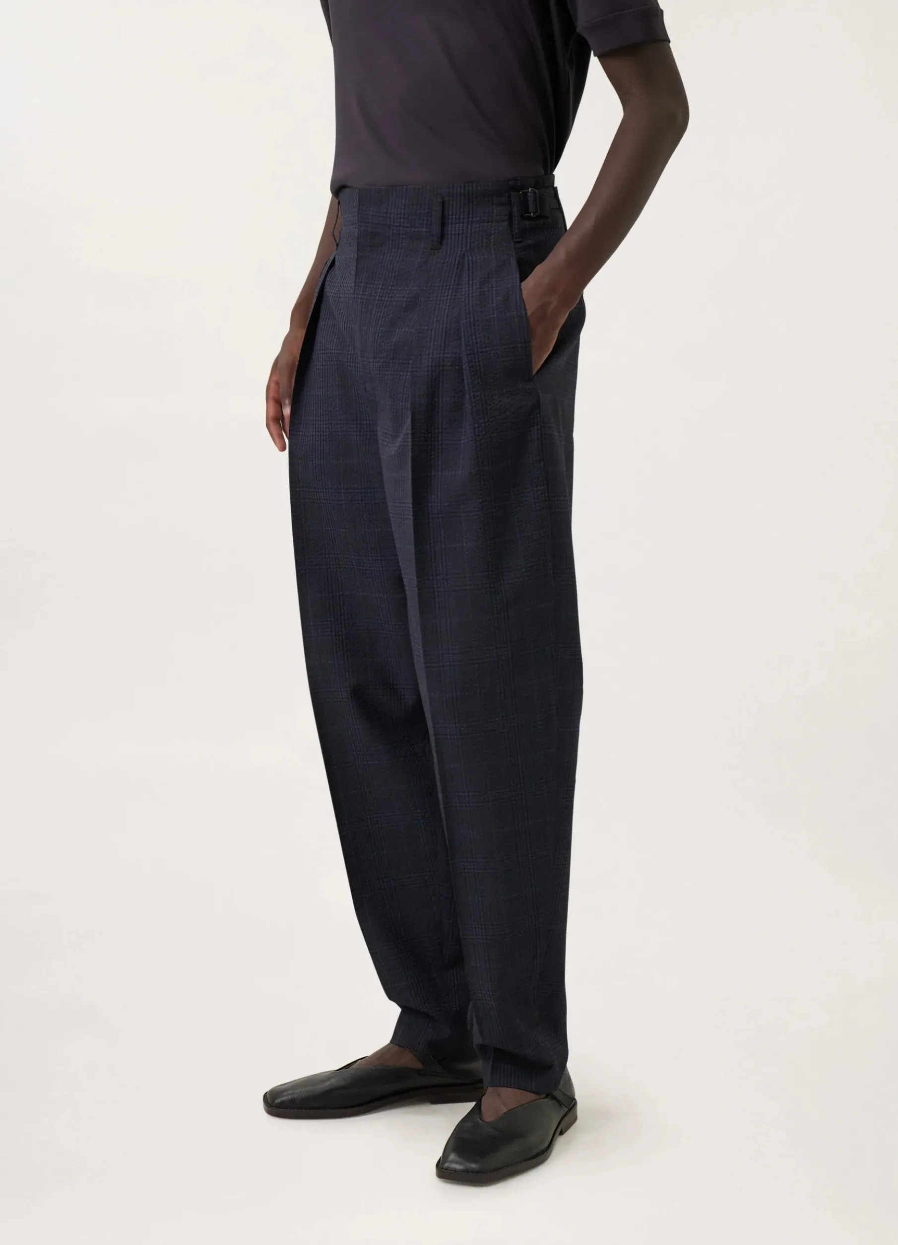 Pleated Tapered Pants
