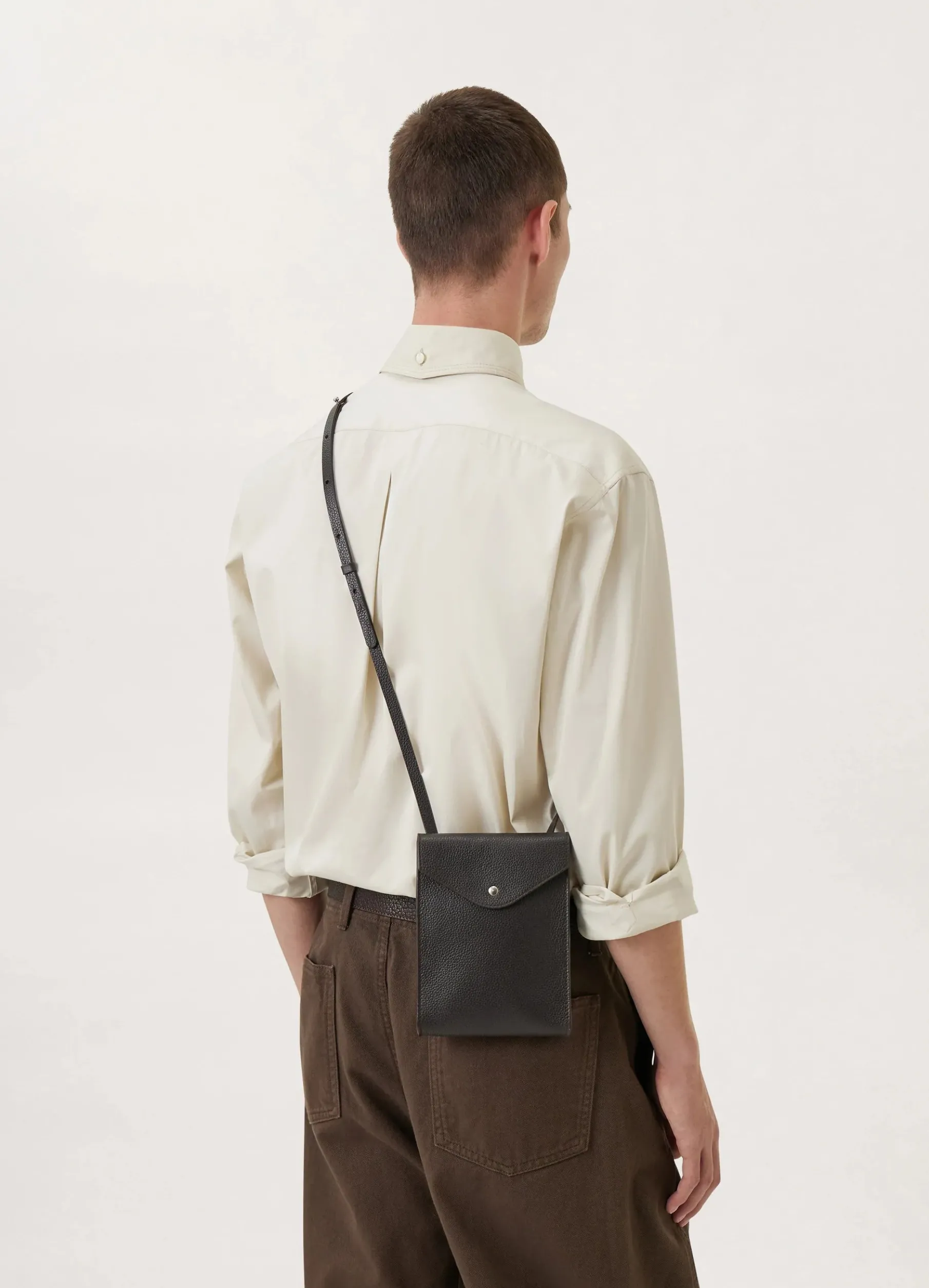 Enveloppe With Strap